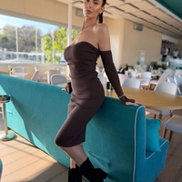 Елегантна плетена рокля тип „off shoulder“-кафяво