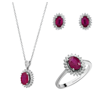 3.58 ct  Set with rubies and diamonds