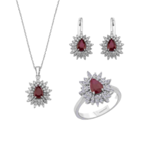 4.30 ct Set with rubies and diamonds