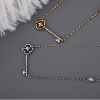 Сребърно колие Ключ с кристали Swarovski | колекция Delicate Silver
