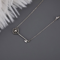 Сребърно колие Ключ с кристали Swarovski | колекция Delicate Silver