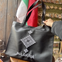 Луксозна чанта от еко кожа с българска шевица – модел 