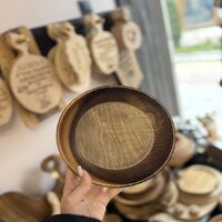 Ръчно изработена купа от масивен орех