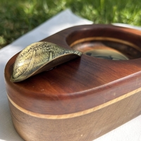 Луксозен дървен пепелник “Ренде“ с четчица – стил за пушачи на пури