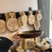 Ръчно изработена купа от масивен орех