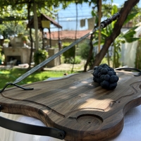 Дървена дъска с шишове за барбекю