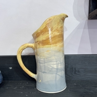 Авторска керамична каничка в светли тонове – Ръчна изработка от Емилия Милчева (Уникат)