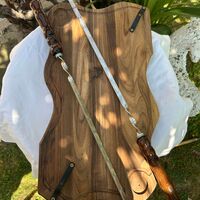 Дървена дъска с шишове за барбекю