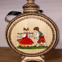 Дървена бъклица с народни мотиви