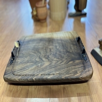 Дървен поднос с метални дръжки-орех