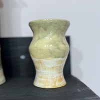 Авторска керамична ваза в зелено  – Ръчна изработка от Емилия Милчева (Уникат)