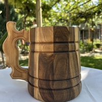 Голяма дървена халба за бира