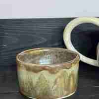 Авторска керамична чинийка за аксесоари – Ръчна изработка от Емилия Милчева (Уникат)