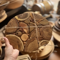 Подложка с дървена мозайка за сервиране-кръгла