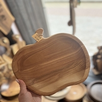 Дървена чиния ябълка с отделения