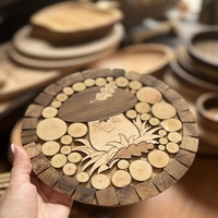 Подложка с дървена мозайка за сервиране-гъба