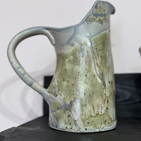 Авторска керамична каничка в синьо/зелено – Ръчна изработка от Емилия Милчева (Уникат)