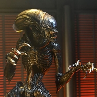 Alien Romulus - Scorched Xenomorph - Ultimate Колекционерска Фигурка