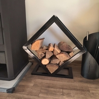 Стойка за дърва GeoFire– метална, дизайнерска, черна