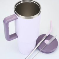 Модерна TUMBLER ЧАША за път
