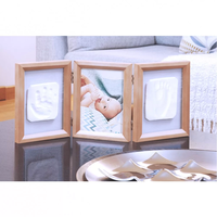 BABY ART MY BABY STILE РАМКА ЗА СНИМКА С 2 ОТПЕЧАТЪКА С ДЪРВЕНА РАМКА И ЦВЕТНО ПАСПАРТУ