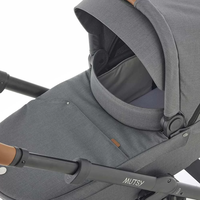 Mutsy NIO North Grey Модулна количка 2 в 1 комплект с черно шаси със седалка и кош за новородено