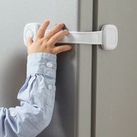 SAFETY 1st Мултифункционално заключващо устройство с таен бутон 1 брой