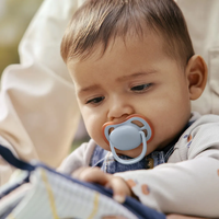 Philips AVENT SCF087/01 Комплект 2 Броя Ортодонтични Силиконови Залъгалки Ultra Air от 0-6м+ Пастелни Едноцветни в Кутия за Стерилизиране