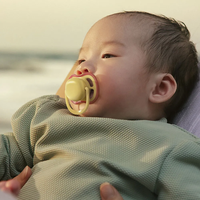 Philips AVENT SCF087/03 Комплект 2 Броя Ортодонтични Силиконови Залъгалки Ultra Air 0-6м+ Пастелни Цветове с Кутия за Стерилизиране