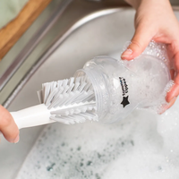 Tommee Tippee Четка за Почистване на Шишета и Биберони 2 в 1 Бяло и Сиво