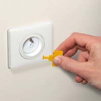 SAFETY 1st Предпазител за контакт с ключ за премахване 12+4 Броя