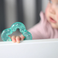 Playgro Комплект от 3 Броя цветни Гризалки с Вода Подходящи за Охлаждане в Хладилник 3м+