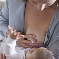 Philips AVENT Силиконови Протектори за Зърна  Размер М с Кутия за Стерилизация