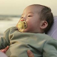 Philips AVENT SCF087/07 Комплект 2 Броя Ортодонтични Силиконови Залъглки Ultra Air от 0-6м+ Пастелни Едноцветни в кутия за Стерилизиране