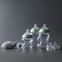 Tommee Tippee Комплект за Хранене на Новородено с 3 броя Самостерилизиращи се Стъклени Шишета Natural Start