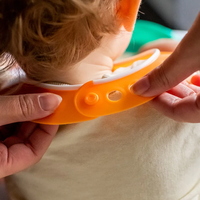 Tommee Tippee Essentials Comfi Neck Мекият Силиконов Лигавник с Джоб