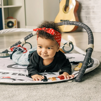 Tiny Love Roll With Me Gymini Активна гимнастика от серията Tiny Rockers с кръгло килимче с диаметър 90 см и селекция от 5 играчки 0-36м