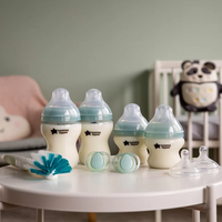 Tommee Tippee Комплект за новородено с четка за шишета