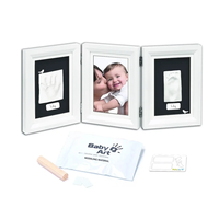 BABY ART ДЪРВЕНА ФОТО РАМКА ОТ 3 ЧАСТИ ЗА 2 ОТПЕЧАТЪКА И СНИМКА MY BABY TOUCH ОТ СЕРИЯТА TIMELESS CLASSIC НА БЯЛА РАМКА С БЯЛО ПАСПАРТУ