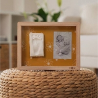 Petit ARTichaut Дървена Рамка за Бебешки Отпечатък и Снимка Daisy Ochre