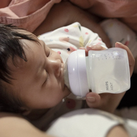 Philips AVENT SCD837/10 с шише за хранене Natural Response 125 мл с биберон без протичане Поток 2, 0м+ и залъгалка Ultra Air 0-6м