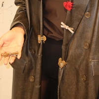 CUSTOM HEART MIDI CLIP SET IN SOFT BROWN