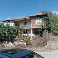 70000лв. Къща в село Струмяни на 2 етажа