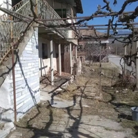 70000лв. Къща в село Струмяни на 2 етажа