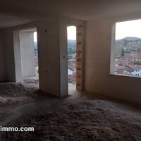 Етаж от Къща В ЦЕНТЪРА НА САНДАНСКИ 140КВ.М 680 ЕВРО НА КВ.М