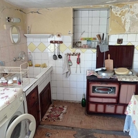 70000лв. Къща в село Струмяни на 2 етажа