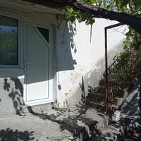 70000лв. Къща в село Струмяни на 2 етажа