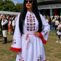 „Бродирана кенарена риза Лале“