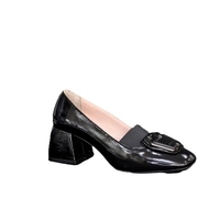 Ladies elegant shoes / genuine leather / patent leather / black /717-34