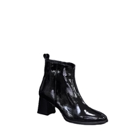 Women's elegant boots / genuine leather / patent /74-15/black